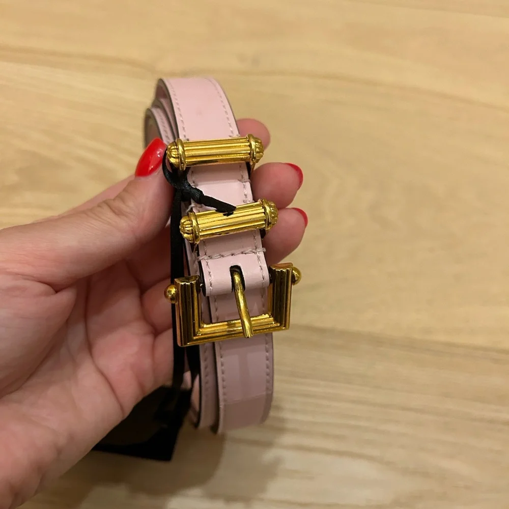 Versace - Picture 4 of 5